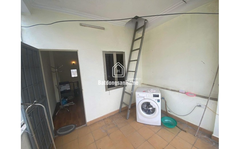 Cho thuê nhà nguyên căn ngõ 327 Trần Đại Nghĩa, 4 tầng, 30m2, 2 ngủ, chỉ 9tr - Full nội thất